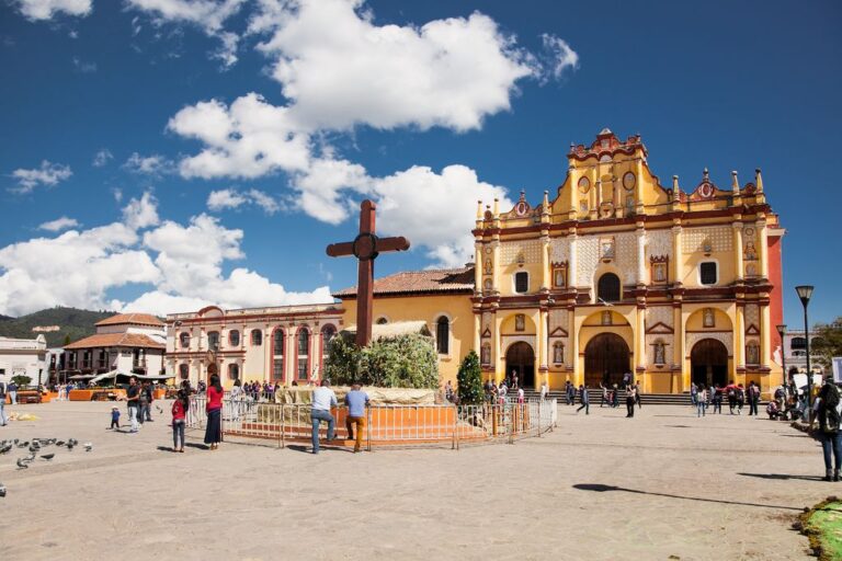 The main square in front of the San Cristobal de las Casas Cathedral
